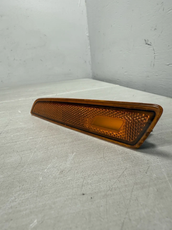 2021 Volvo VNL760 luz indicadora frontal lateral do motorista 23760339 - Imagem 2 de 4