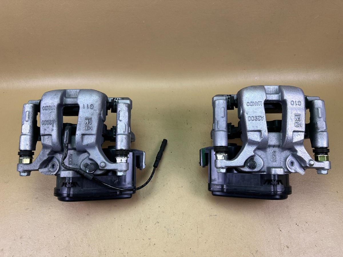 Rear Disc Brake Caliper Kit for Chevy Avalanche 1500/Tahoe RWD 2002-06 18-B4940