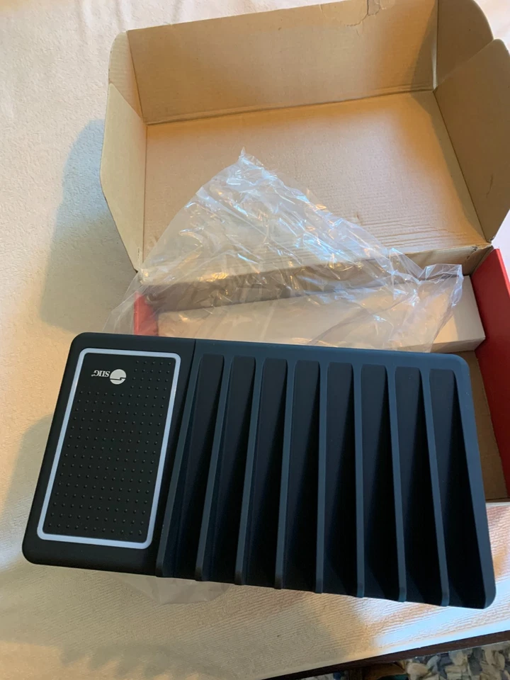 SIIG 10 puertos USB-A/C y estación de carga inalámbrica - 150W envío gratuito Foto 3 de 4