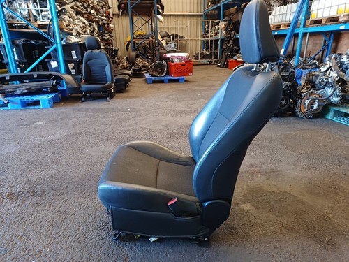 TOYOTA Yaris Hybrid 2012-2014 Front Drivers Side Seat - Picture 7 of 10