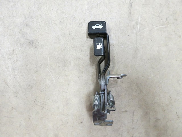 Toyota Corolla Echo Tercel Lever Sub-assy Luggage Door Lock Open 64606