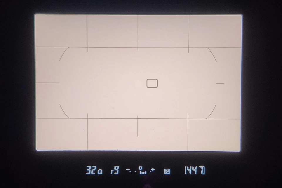 Nikon D7200 *MB-D15 Battery Grip* 24 MP APS-C Digtal SLR Camera [Near MINT] - Image 4 of 4