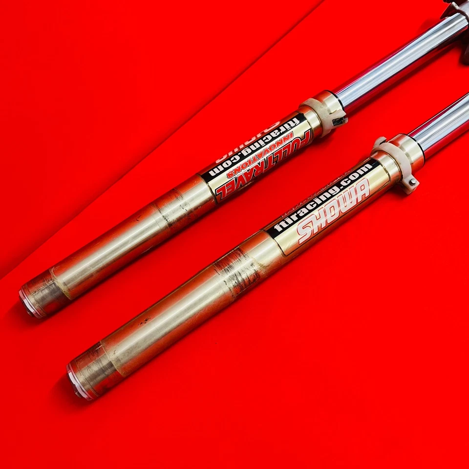 RM250 GARFOS AMORTECEDORES DIANTEIROS SUSPENSÃO ORIGINAL DO FABRICANTE SUZUKI RM 250 (1996-2000) - Imagem 3 de 4