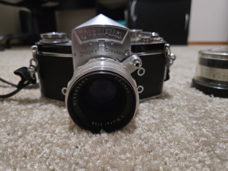 Exakta Varex IIa Jhagee Dresden 35mm Camera w/ Extras