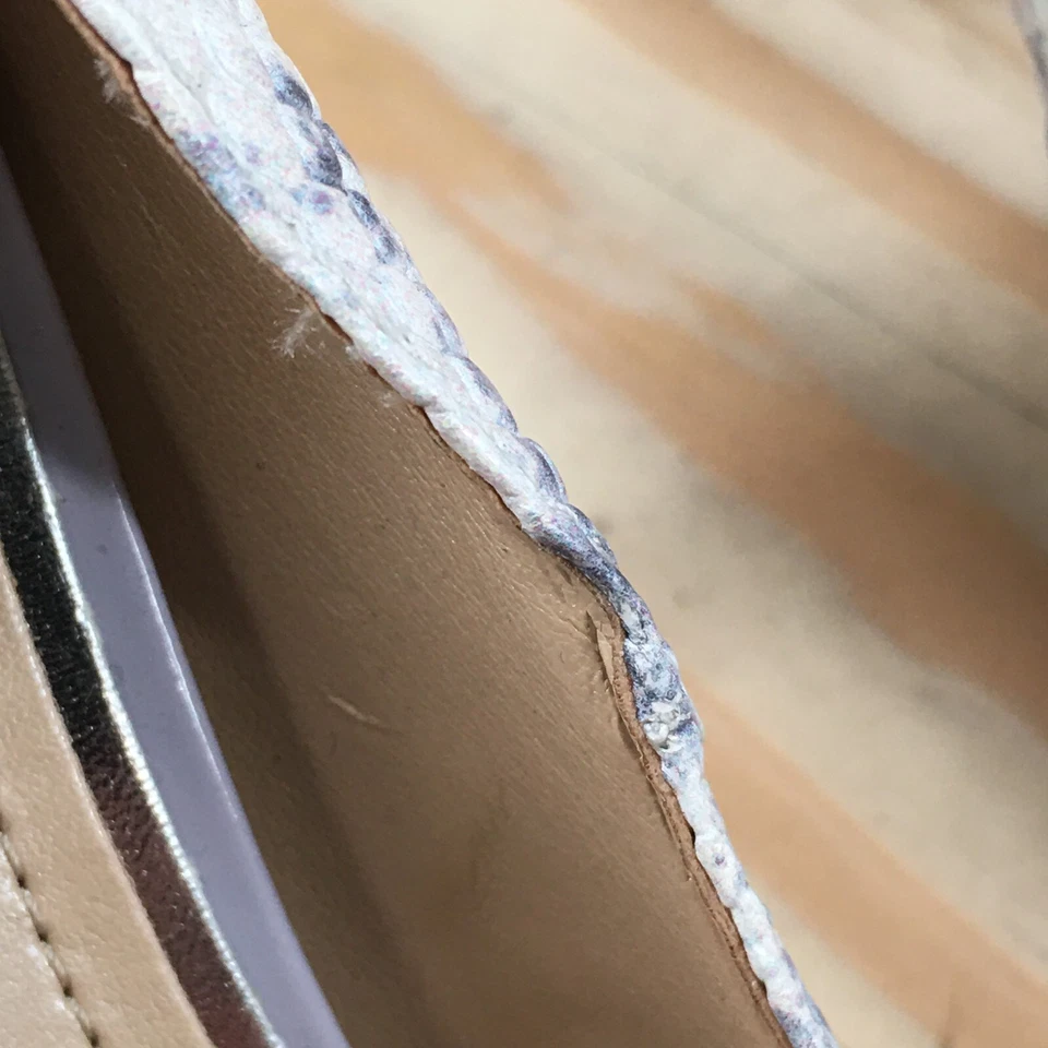 Zapatos de tacón White House Black Market para mujer 5 M Olivia serpiente en relieve blancos Foto 4 de 4