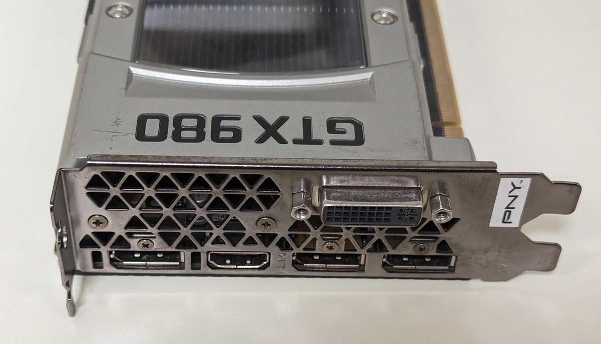 グラフィックボード・グラボ・ビデオカード NVIDIA GTX 980 Founders Editon NVIDIA GeForce GTX 980 Founders Edition 4GB GDDR5 900-1G401