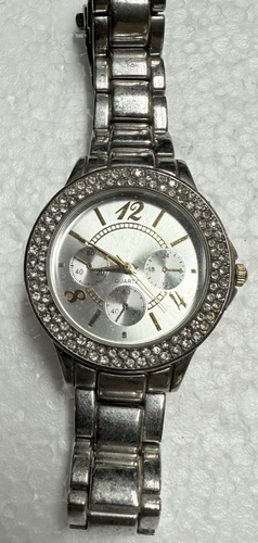 Vtg. Japan Movement Women's Watch Silver A126 LDC74560W SR626SSW - Picture 2 of 2