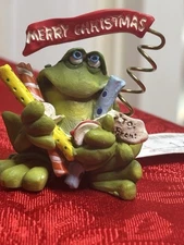 NOS Frog Merry Christmas Figure Hand Painted Russ Berrie & Co. 2” Wrapping Paper