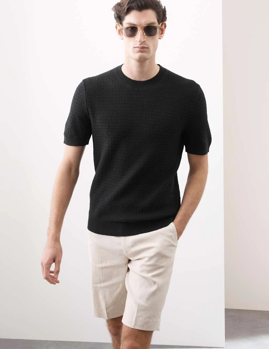 M&S - Autograph Mens Linen Short sleeved Crew T-shirt in Black
Opens in a new window or tab