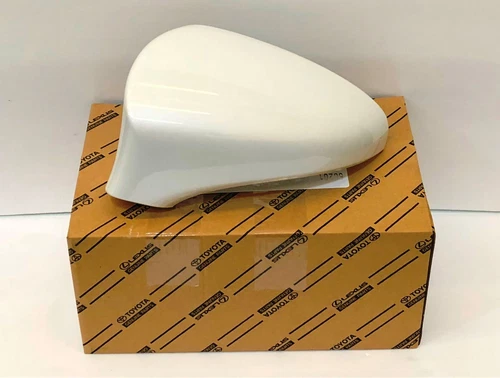 LEXUS OEM DRIVERS SIDE OUTER MIRROR COVER 2011-2013 CT200H 077 WHITE
