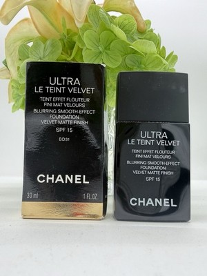 Chanel ULTRA LE TEINT VELVET Blurring Smooth-effect Foundation SPF 15 BD31