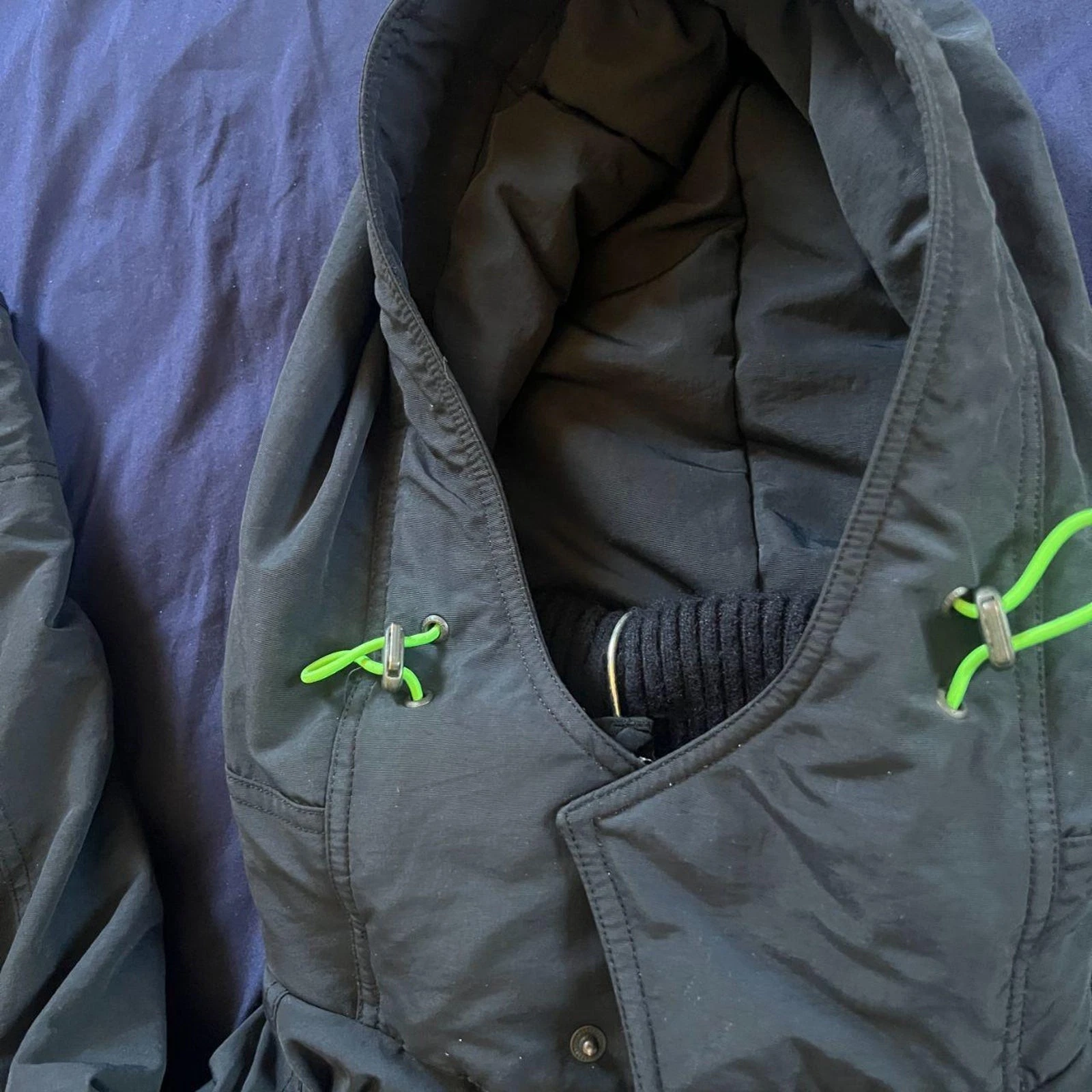 Abercrombie & Fitch Men's Small Navy Hooded Lined Winter Jacket Neon Green Moose - product detail image 7
