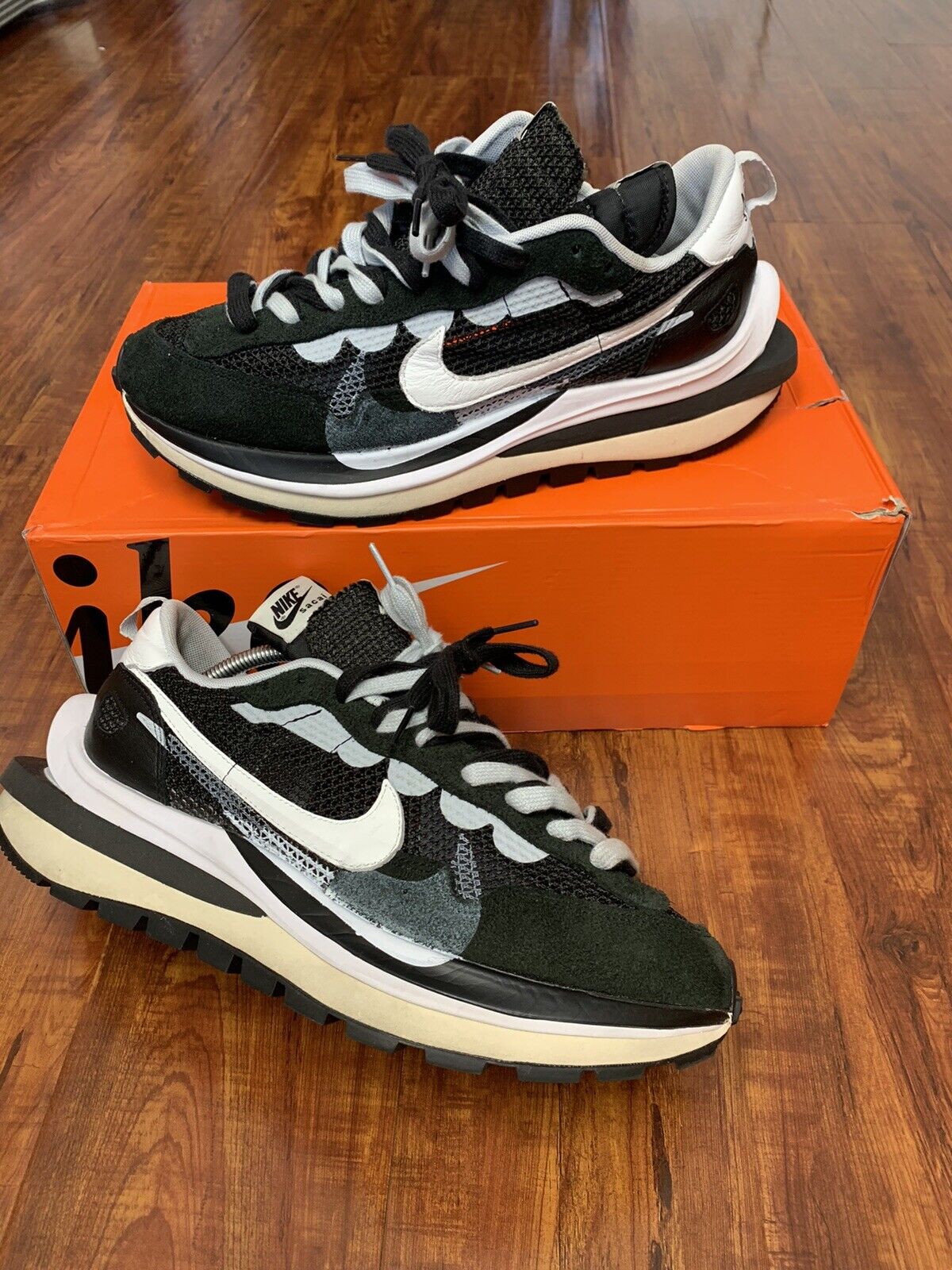 Good Condo Nike VaporWaffle x Sacai Black White SHIPS SAME DAY