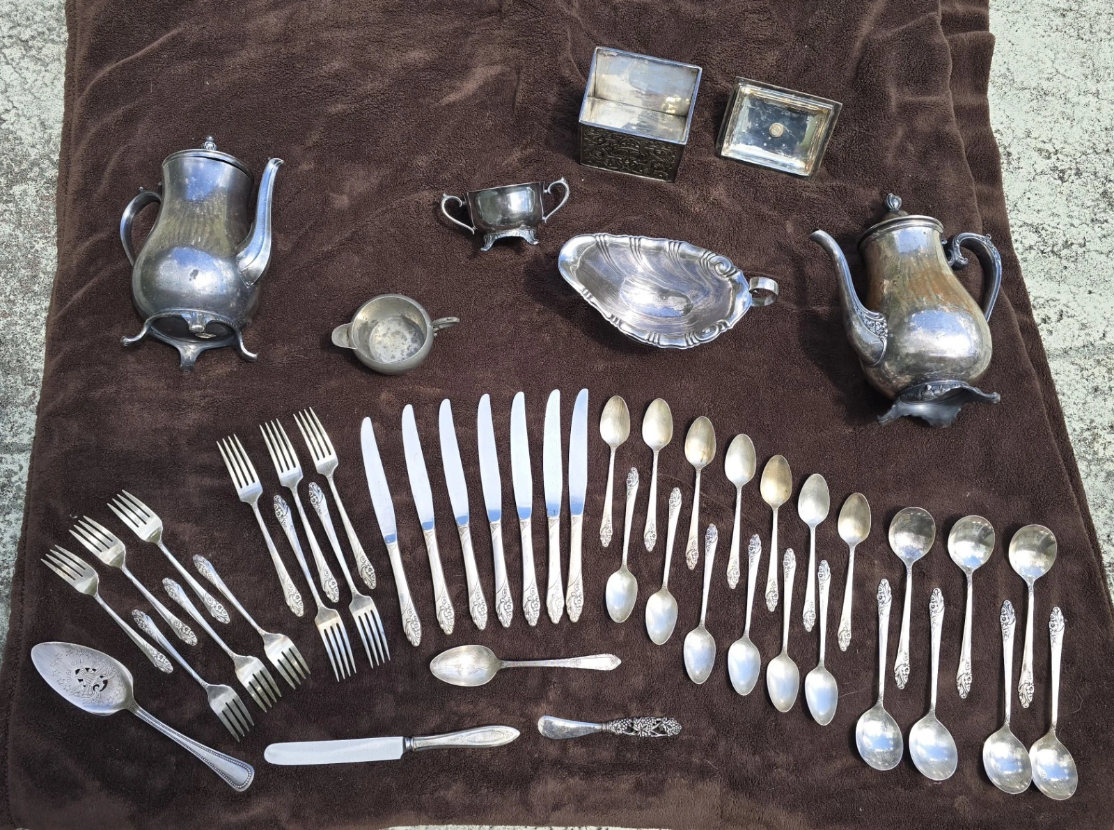 Silver Plate LOT Flatware Spoon Fork Knife Teapot Vintage/antique Read
Opens in a new window or tab