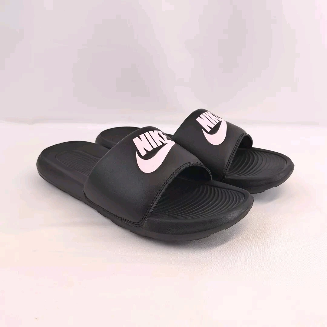 Sandali Nike Victori One neri da donna taglia 10