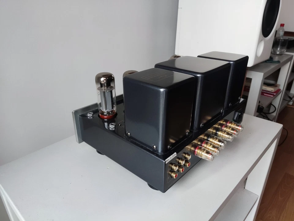 Amplificador de válvulas Cayin LA-34 plus - Immagine 2 di 4