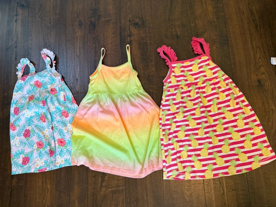 Pacote casual feminino | Vestidos e calcinhas | Tamanho 5T (18 peças) - Imagem 3 de 4