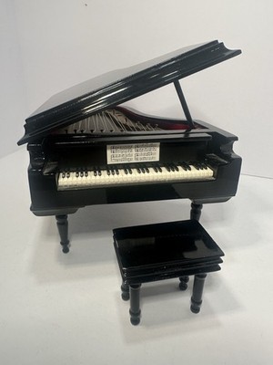 Baby Grand Piano Miniature Music Box&Bench; plays Beethoven Fur Elise. Barbie Sz