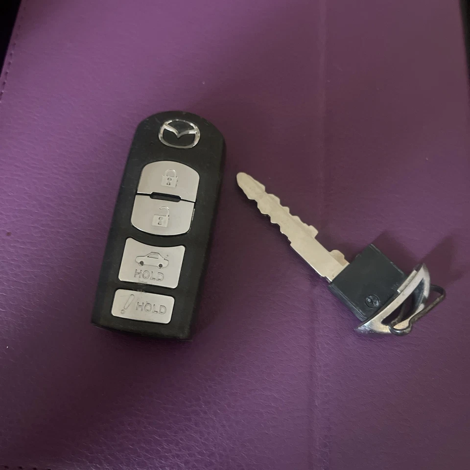 Mitsubishi key fob  - Image 3 of 3