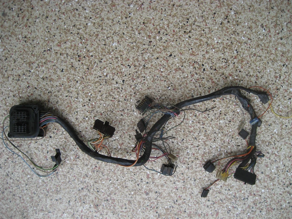 GM OEM 1970 Pontiac GTO tablero caja de fusibles principal y arnés de cableado Foto 4 de 4