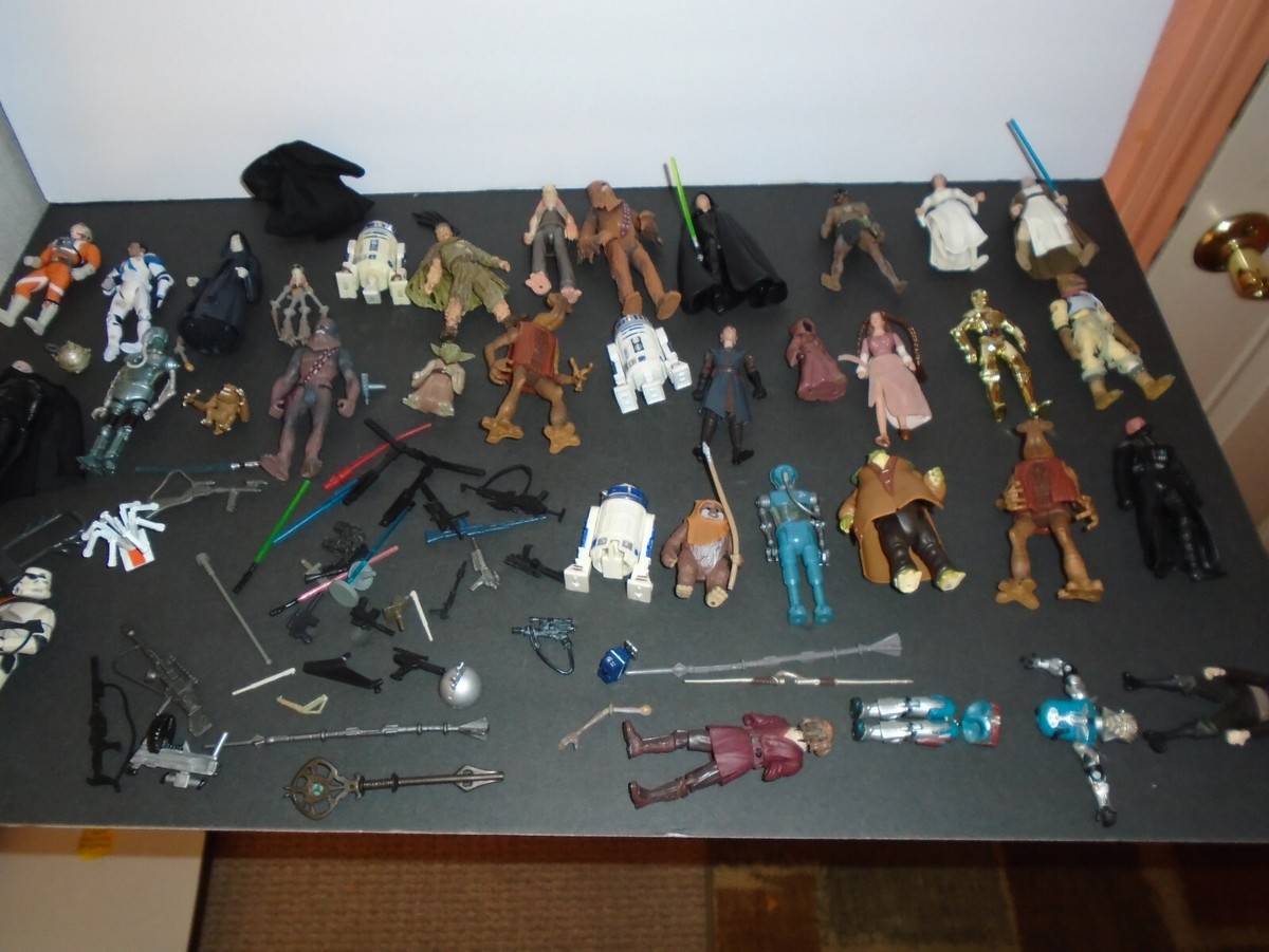 Star Wars 4 Action Figures 32 Complete figures, 3 partial figures