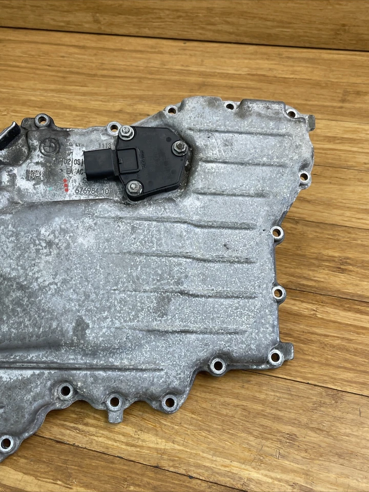 BMW F90 M5 2016-2022 cárter de aceite inferior del motor OEM 4,4 L S63 45 k millas Foto 3 de 4