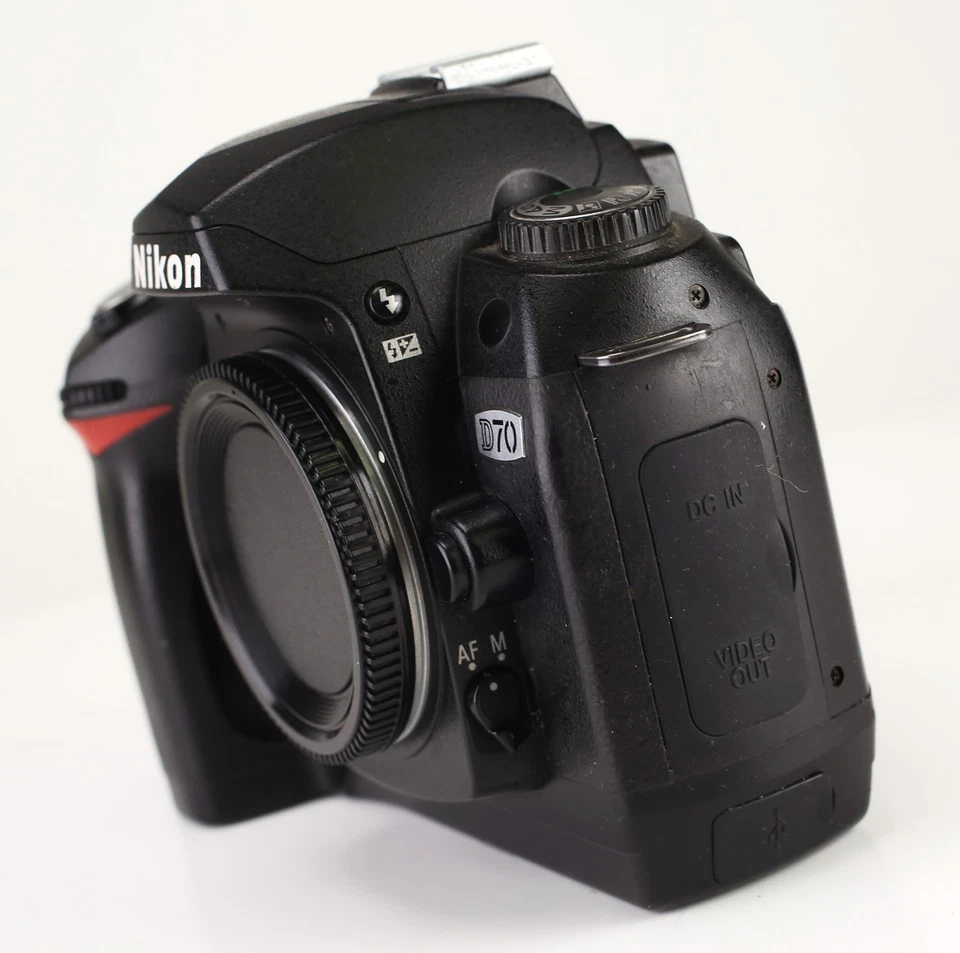 Nikon D70, photo 2 of 5