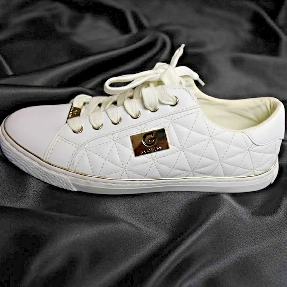 Zapatos informales con cordones para mujer GUESS blancos acolchados de caña baja talla 8 Foto 2 de 4