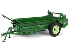 Oliver 590 Manure Spreader Diecast 1:16 Scale Model - SpecCast SCT973