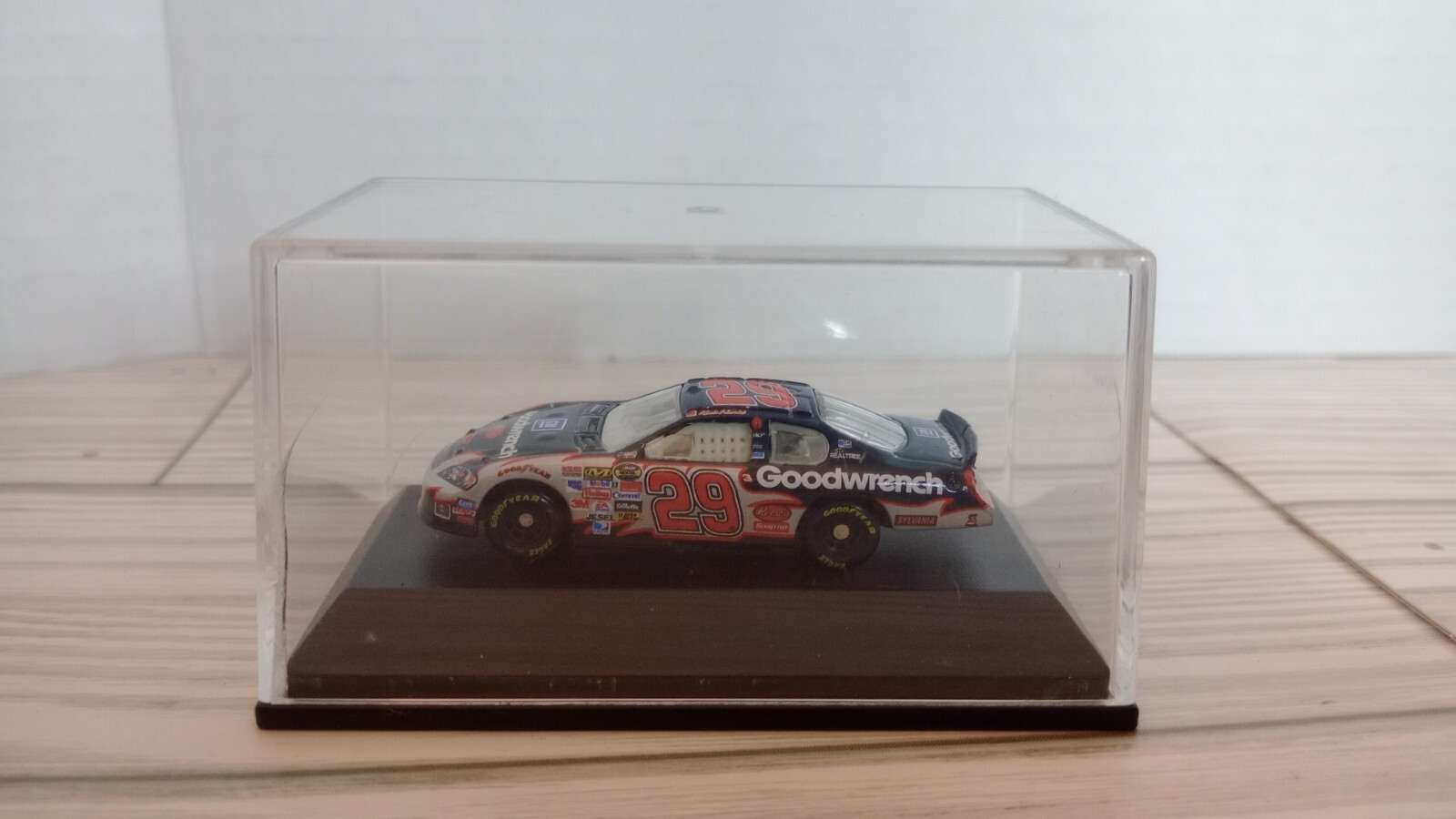 Picture 1 of 6
