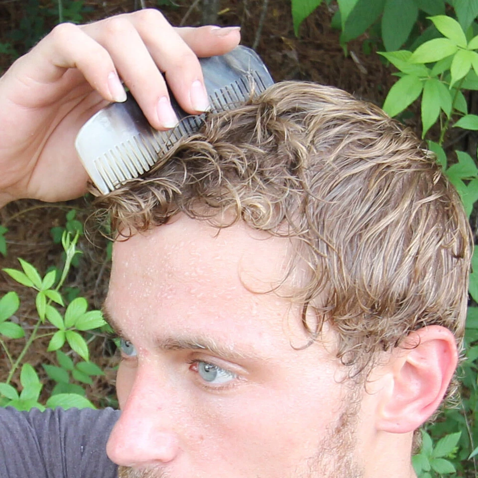 Herramienta de peinado peine renacentista medieval tallado cuerno bovino natural hecho a mano Foto 4 de 4