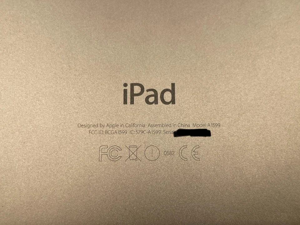 Apple iPad Mini 3 A1599 16 GB Wi-Fi Dorado CAJA ORIGINAL y RECIBO y Estuche paquete Foto 3 de 4