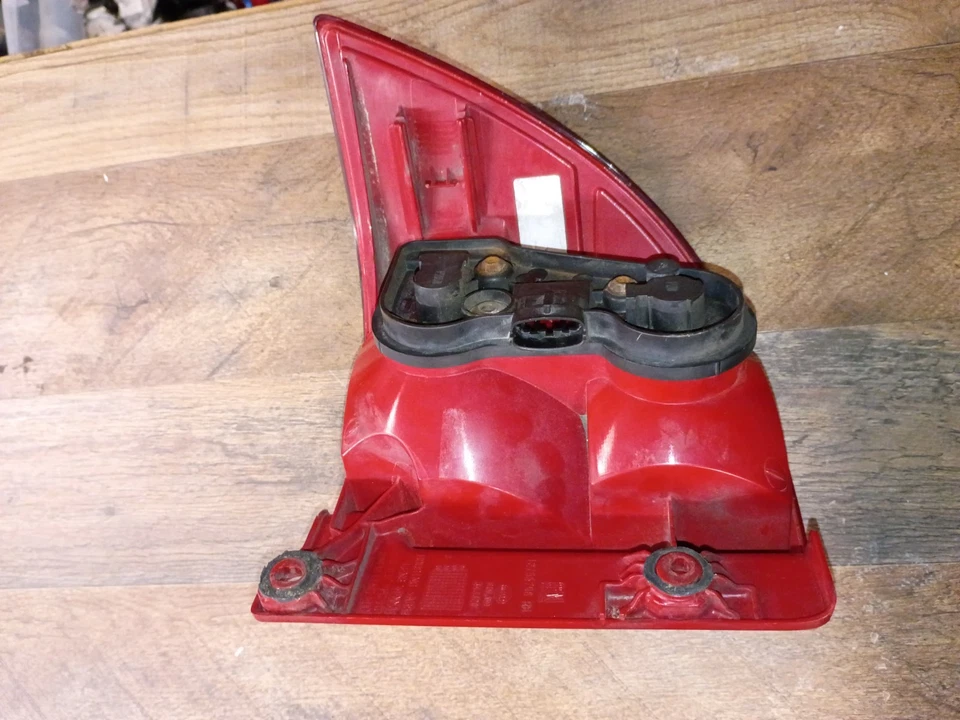 2006 - 09 Saab 9-5 Wagon RIGHT Outer Taillight Assembly  - Image 4 of 4