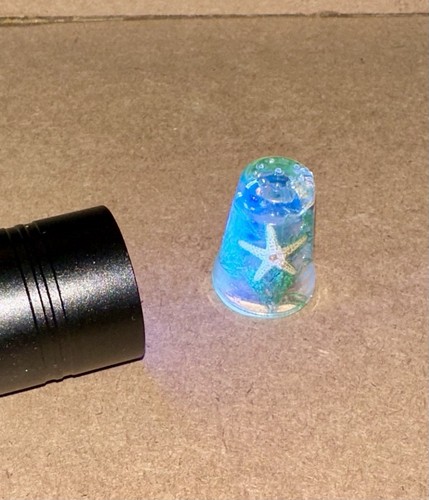 6279~ Floral Decoupage Sea Life Glass Thimble GLASS GLOWS GREEN UNDER BLACK LITE - Picture 2 of 8