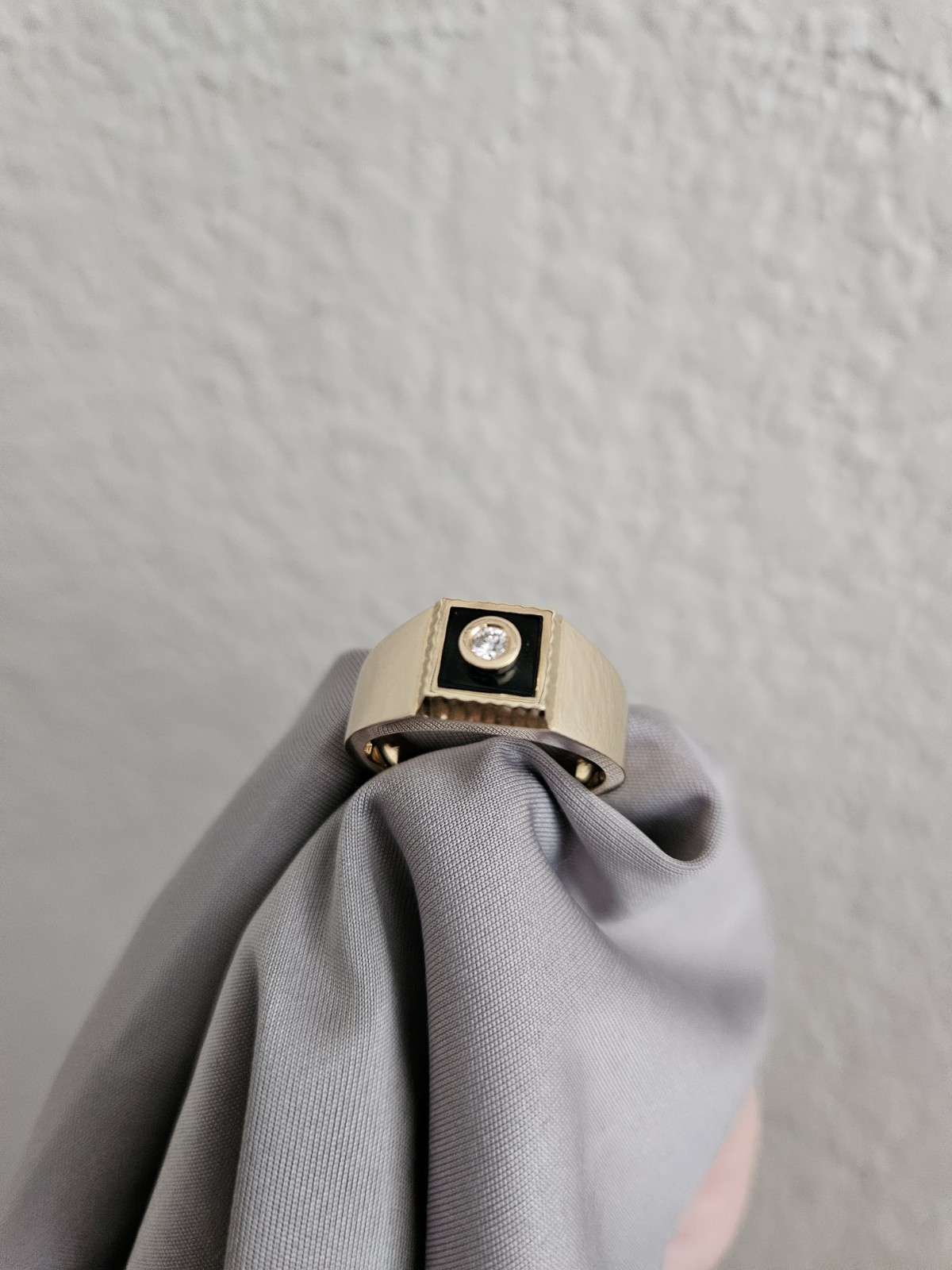 NEW 14K GOLD Ring MENS Size 10 0.08Ct Diamond and Onyx