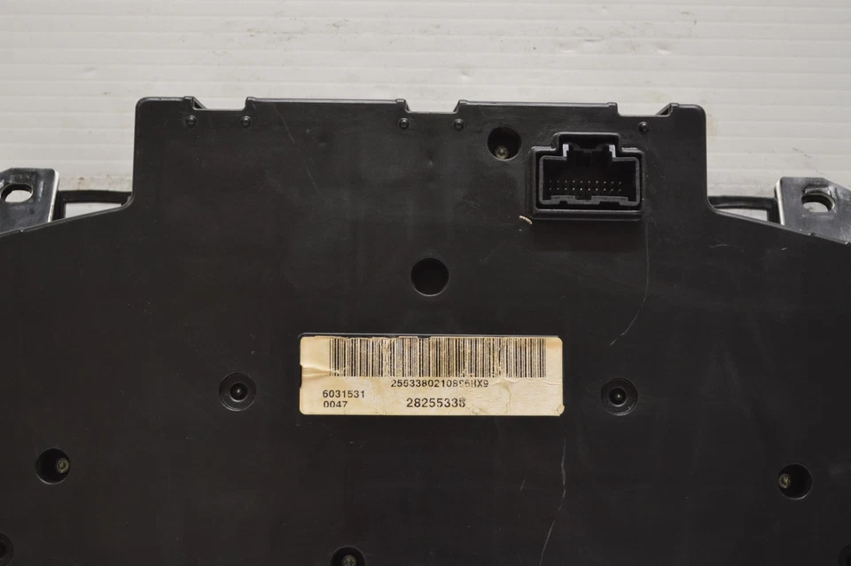 2007-2010 GMC Sierra 1500 Speedometer Instrument Cluster 202k Miles BB7 013 - Image 3 of 4