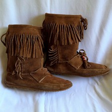 Minnetonka Moccasin Boots Women 9 Brown Suede Fringe Wood Bead Boho 1668