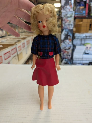 Tammy Doll W/ Walking Her Pet Outfit | 12" | Vintage 1960s Ideal