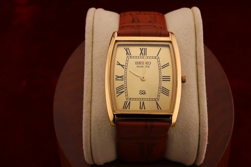 Vintage Men Seiko quartz Barrel-Tank Golden Dial Light Brown leather Dress Watch