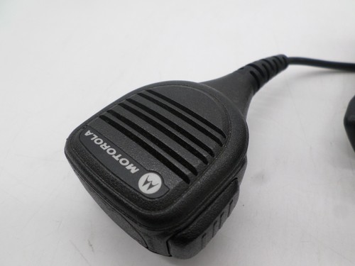 Motorola CP200d 2-Way Digital Radio w/ Microphone & Battery AAH01JDC9JA2AN - Picture 8 of 14
