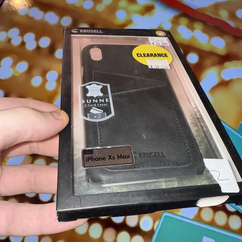 Estuche tipo billetera de cuero negro para tarjetas Krusell iPhone XS Max Foto 2 de 2