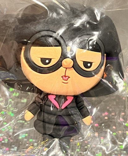 Disney 3D The Incredibles Movie Edna Villain Bad Good Guy Collectible Magnet - Picture 3 of 5