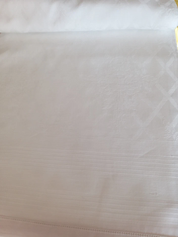 Tovaglia Bianca In Fiandra Con Tovaglioli - Immagine 3 di 4