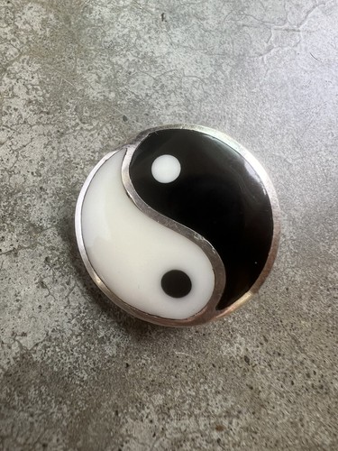 925 Sterling Silver Vintage Enamel Yin Yang Peace Black White Brooch Signed - Picture 2 of 14