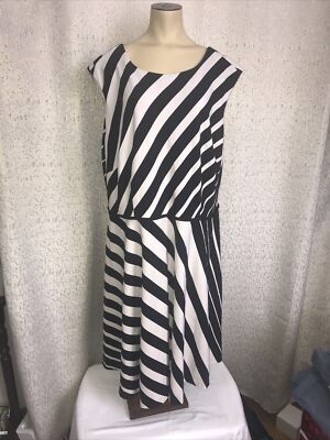 Tahari Arthur Levine Dress Black and White Striped Dress Size