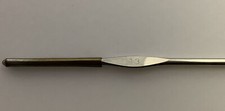 VTG CROCHET HOOK 13 METAL WITH LID
