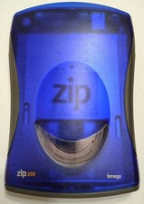 Lettore Iomega ZIP 250 USB vintage completo di due floppy da 100 e 250Mb