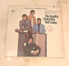 The Beatles - Yesterday and Today LP 12" Vinyl Capitol Records ST 2553 Stereo