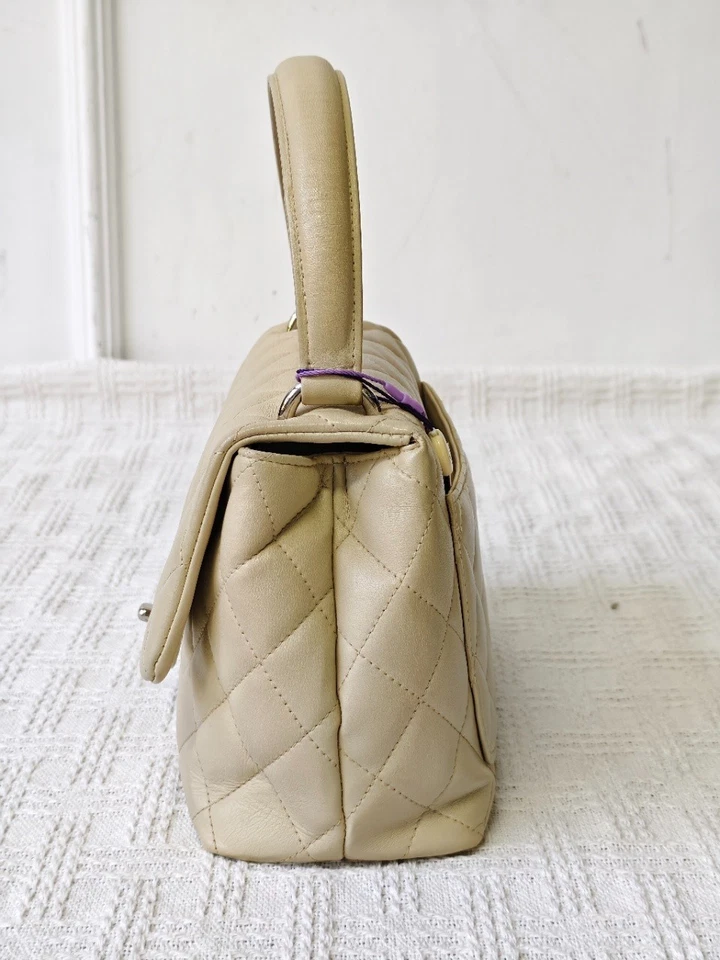 Bolso Bandolera Chanel Amarillo Claro Plata Asa Superior Foto 4 de 4