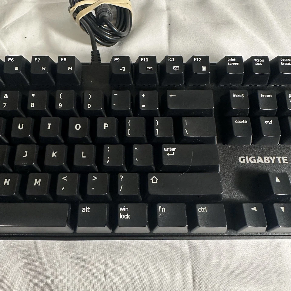 Gigabyte Force K83 Mechanical Gaming Keyboard Tested - Image 3 of 4
